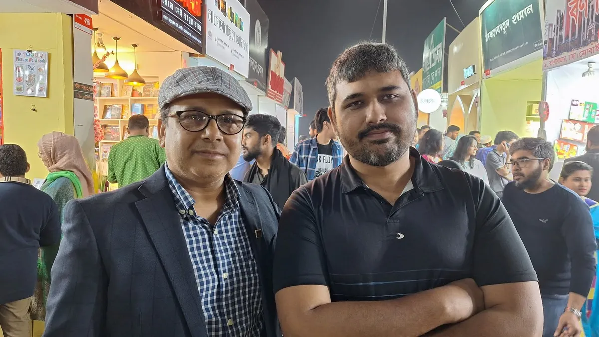 প্রিয় লেখক ইশতিয়াক চৌধুরী  এর সাথে।
